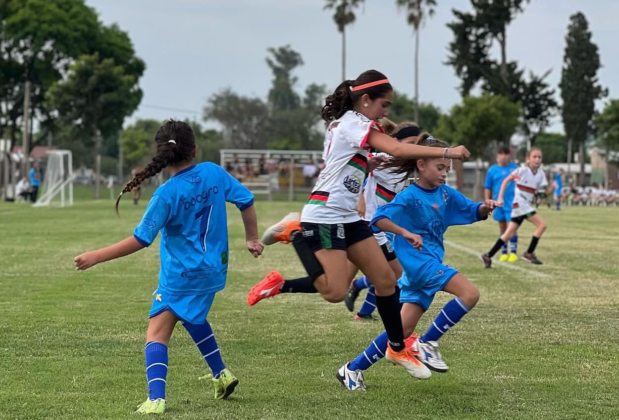 Fútbol Femenino: Se juega el clásico de Morteros en la villa