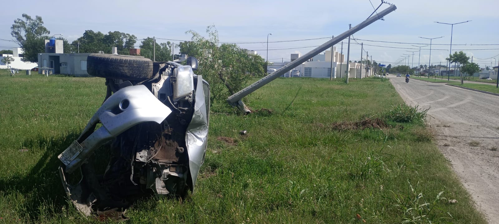 Morteros: Bomberos Voluntarios intervino en accidente vehicular en Bv. 9 de Julio