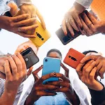 Según un estudio, el 95% de adolescentes cordobeses prefiere el celular por sobre la radio o la tv