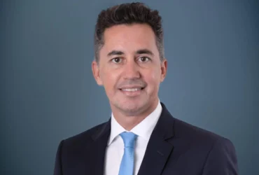 El ministro Manuel Calvo asume la Jefatura de Gabinete