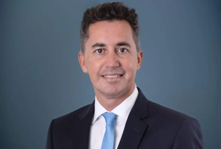 El ministro Manuel Calvo asume la Jefatura de Gabinete