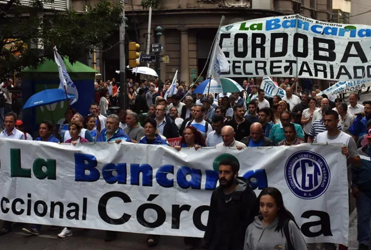 Personal del Banco de Córdoba inicia un plan de lucha y se declara en estado de alerta y movilización