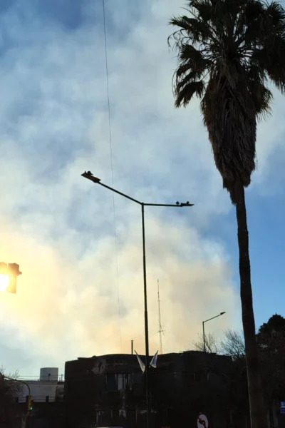 ¿A qué se debe el humo que se observa en el noroeste de Morteros?