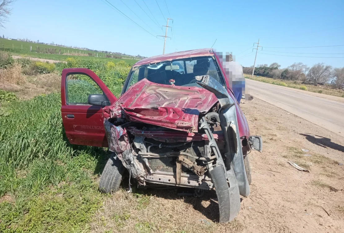 Accidente en la Ruta Provincial N.º 1: chocaron un colectivo y una camioneta