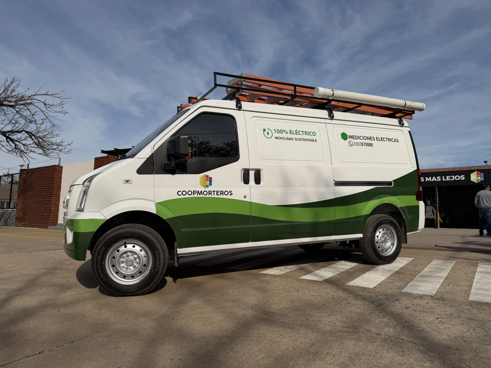 CoopMorteros apuesta a la movilidad eléctrica y suma su primer vehículo