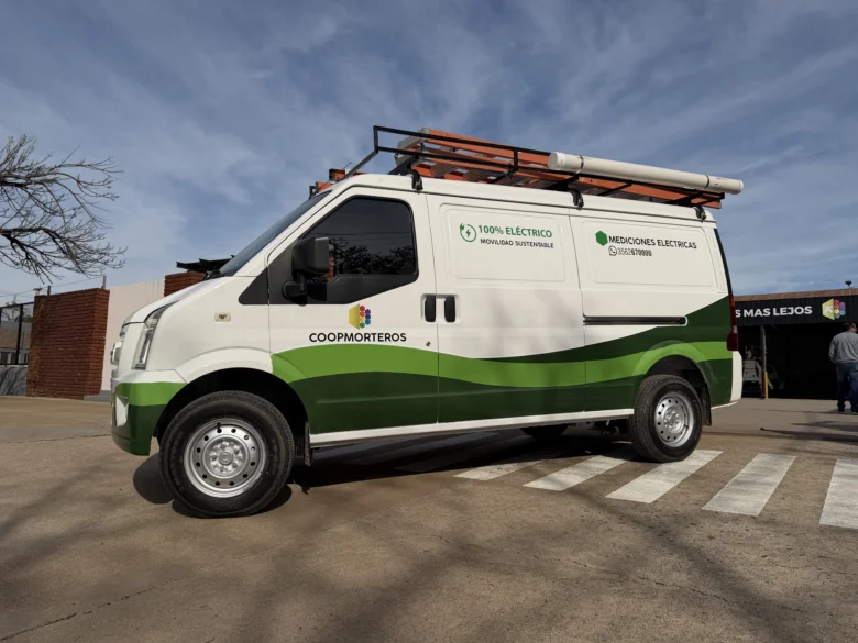 CoopMorteros apuesta a la movilidad eléctrica y suma su primer vehículo