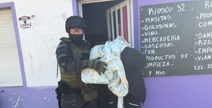 Detuvieron a una pareja en allanamientos simultáneos en Morteros y Brinkmann