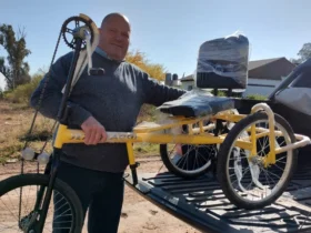 Empresario morterense entregó seis bicicletas adaptadas y busca sumar a más personas a su iniciativa solidaria