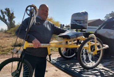 Empresario morterense entregó seis bicicletas adaptadas y busca sumar a más personas a su iniciativa solidaria
