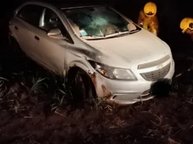Bomberos de Morteros asistieron a un automóvil que despistó en un camino rural