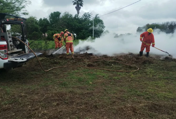 Bomberos extinguieron un incendio de pastizales en Morteros